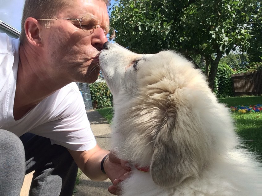 Bella gibt Küßchen!