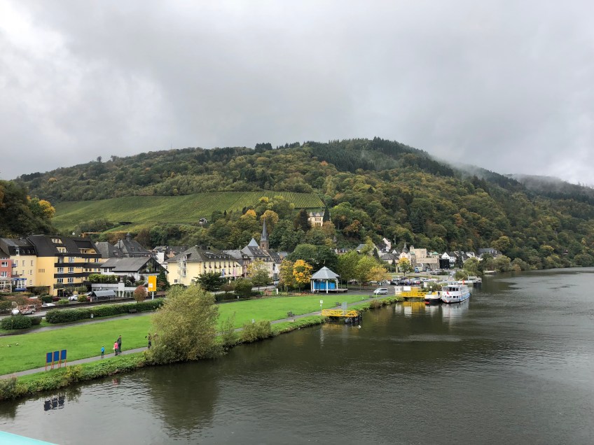 Traben-Trarbach: Blick von der Moselbrücke nach Trarbach