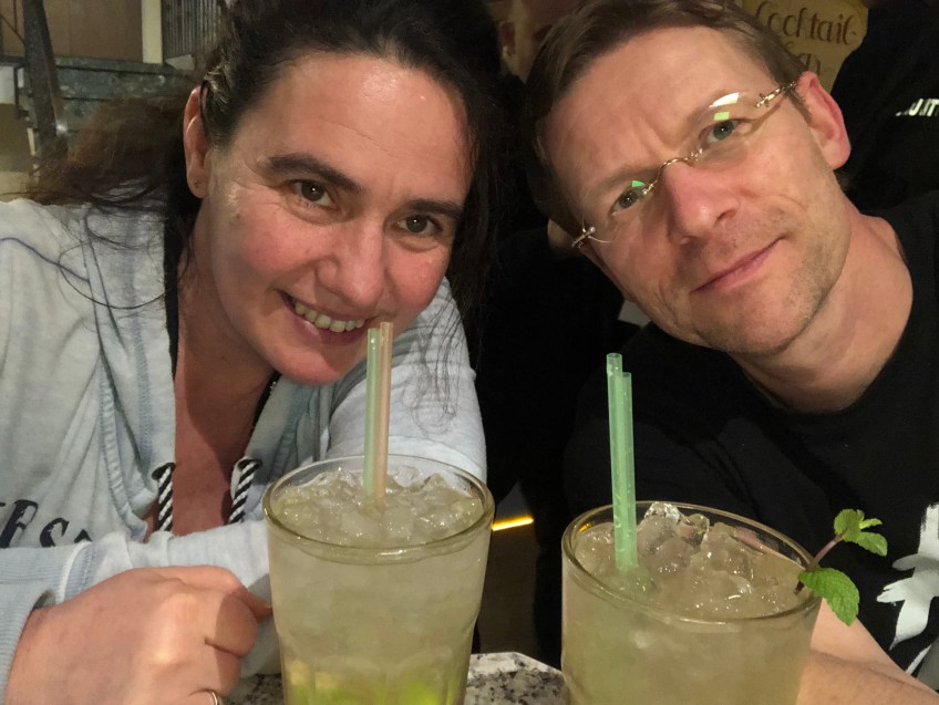 An der Cocktail-Bar im "Sonnenhof"