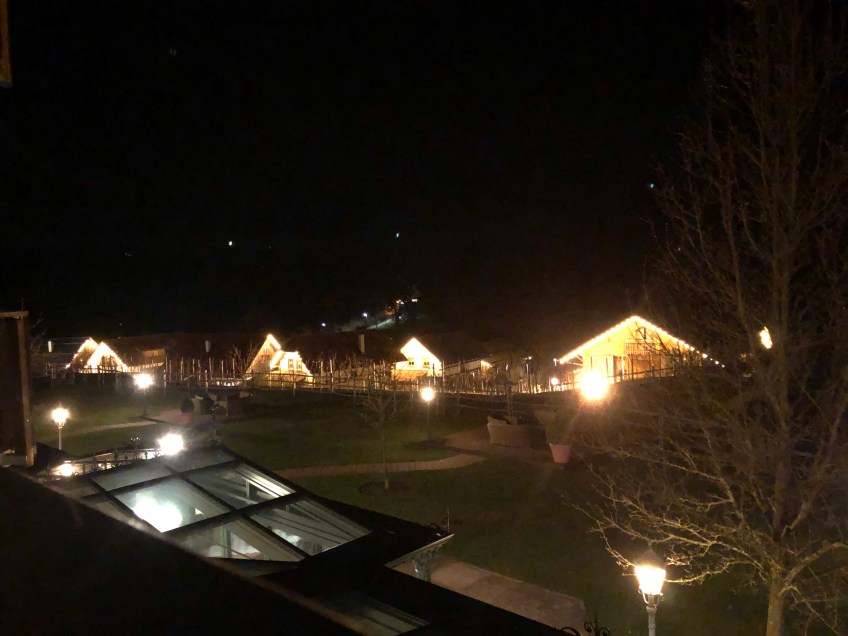 Abendlicher Blick vom Balkon auf "s'Dörfle"