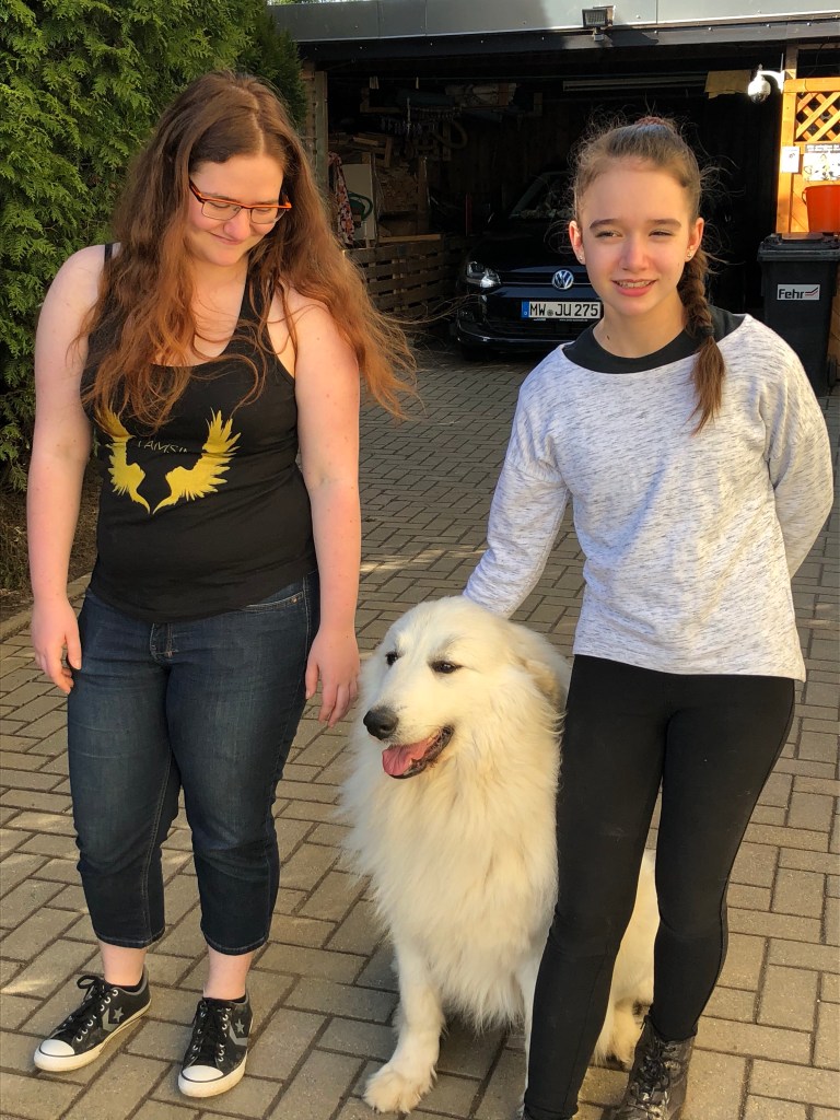 Meine Mami Ivy mit meinen Menschenschwestern