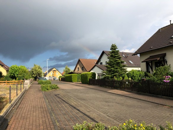 Regenbogen beim Abendspaziergang in meinem Wohngebiet