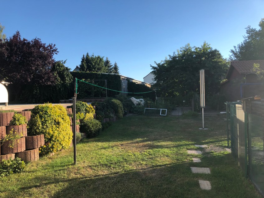 Die Bella in ihrem Garten