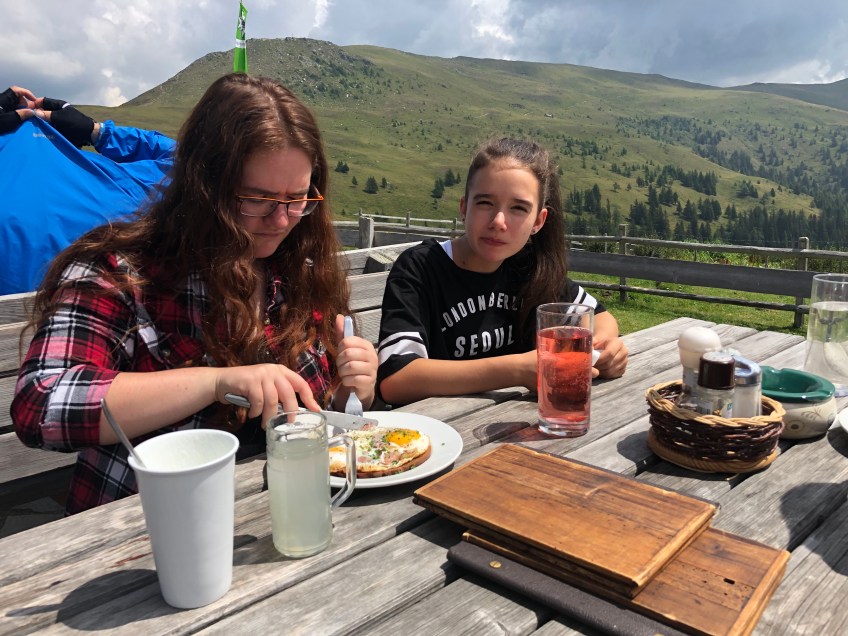 Mittag an der Millstätter Hütte