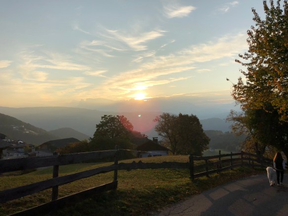 Die Bella geht Frühstücksbrötchen kaufen