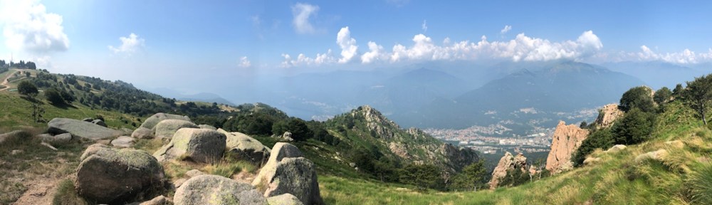 Blick auf Omegna, den Lago d‘Orta und in Richtung Monte Rosa (heute leider nicht zu sehen)