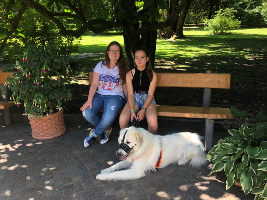 Ausruhen im großen, schönen Garten