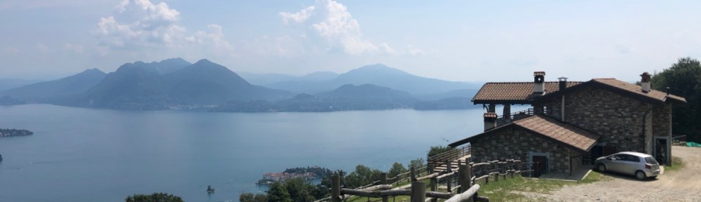 Leider geschlossen, das „l‘Ordin“, dennoch ein traumhafter Blick über den Lago