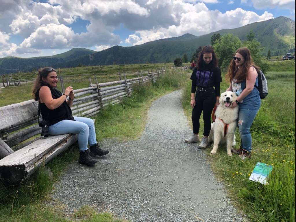 … und nochmal mit ihren drei Mädchen