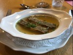 Rindsuppe mit Leberpofesen